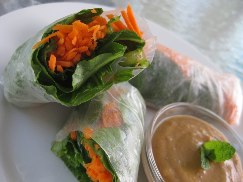 Vegetarian-Summer-Rolls-with-Cashew-Dipping-Sauce