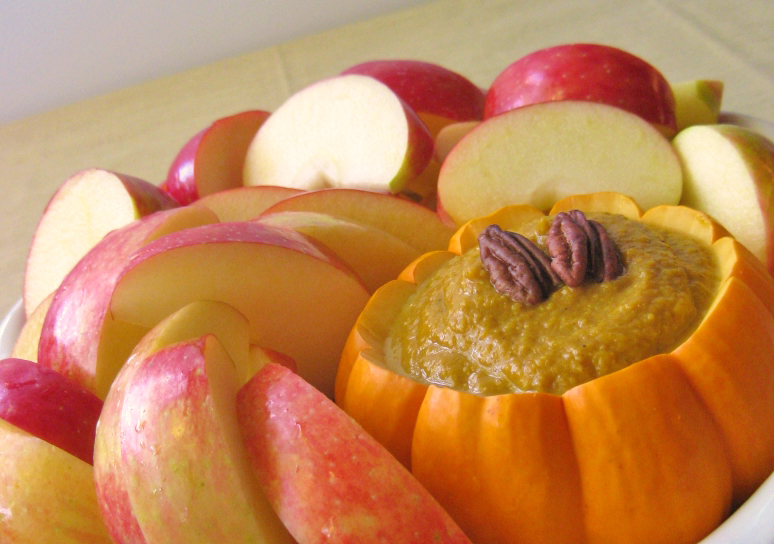 Apple-slices-with-pumpkin-dip-Roundup