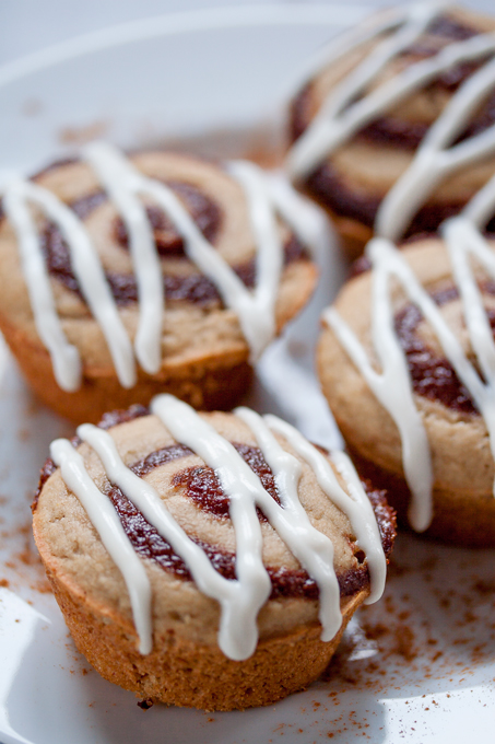 Skinny cinnamon roll muffins - gluten-free - vegan