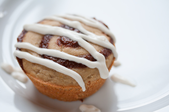 Low fat, gluten free, vegan cinnamon roll muffins with cinnamon filling