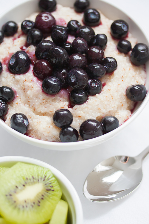 Superfood Made Easy: Blissful Blueberry Breakfast Bowl. Vegan, gluten free, and ready in 5 minutes!