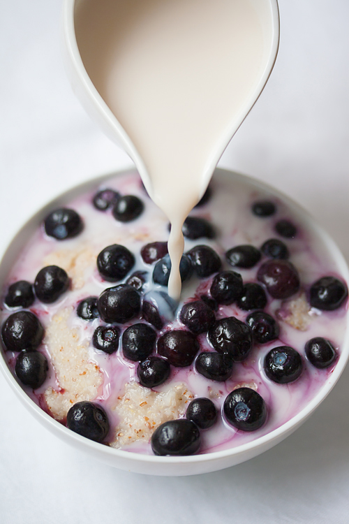 Superfood Made Easy: Blissful Blueberry Breakfast Bowl! Vegan, gluten free, and ready in 5 minutes.