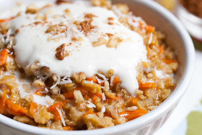 5-Minute Carrot Cake Oatmeal (Vegan and Gluten Free). The healthy way to eat dessert for breakfast!