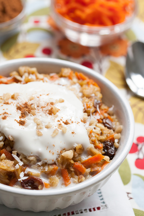5-Minute Carrot Cake Oatmeal (Vegan and Gluten Free). The healthy way to eat dessert for breakfast!